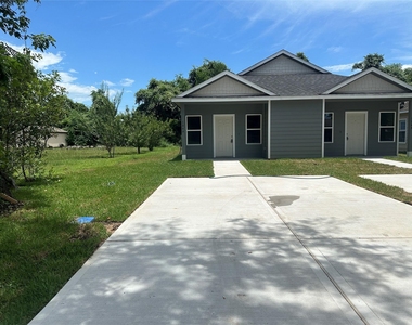 104 Turner Drive - Photo Thumbnail 1