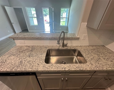 104 Turner Drive - Photo Thumbnail 8