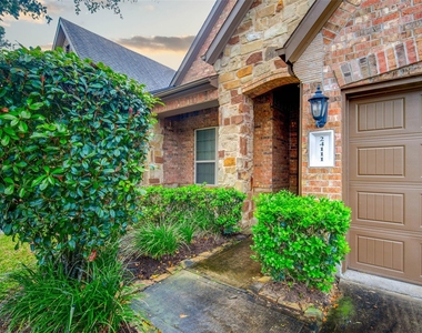 24111 Valencia Ridge Lane - Photo Thumbnail 3
