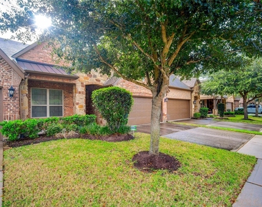 24111 Valencia Ridge Lane - Photo Thumbnail 2