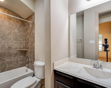 24111 Valencia Ridge Lane - Photo Thumbnail 8