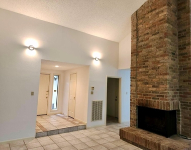 2118 Hickory Lawn Drive - Photo Thumbnail 12