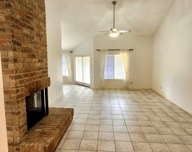 2118 Hickory Lawn Drive - Photo Thumbnail 2