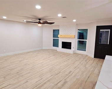 18630 Prince William Lane - Photo Thumbnail 12