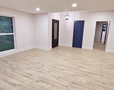 18630 Prince William Lane - Photo Thumbnail 11