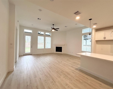 15310 Spanish Ranchos Ways - Photo Thumbnail 6