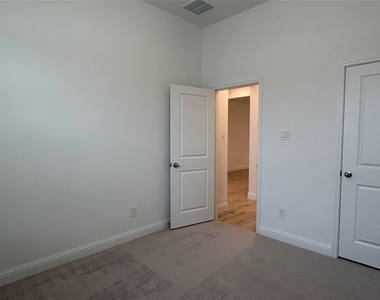 15310 Spanish Ranchos Ways - Photo Thumbnail 26