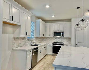 15310 Spanish Ranchos Ways - Photo Thumbnail 14