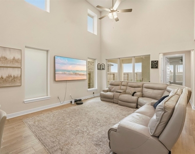 26031 Horizon Star Lane - Photo Thumbnail 10