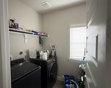 11904 Lawton Creek Lane - Photo Thumbnail 16