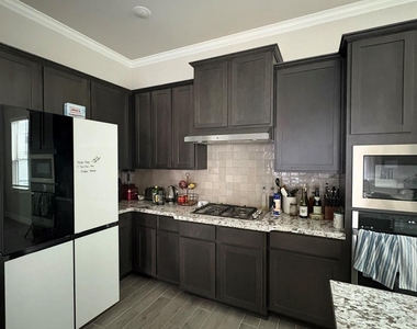 11904 Lawton Creek Lane - Photo Thumbnail 2