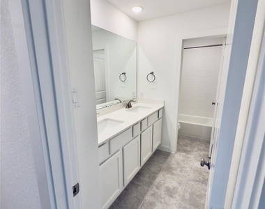15206 Cortines Court - Photo Thumbnail 24