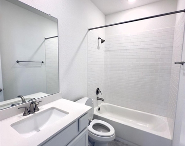 15206 Cortines Court - Photo Thumbnail 15
