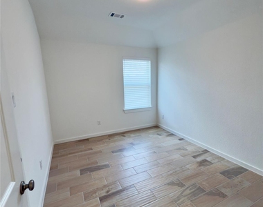 15206 Cortines Court - Photo Thumbnail 22