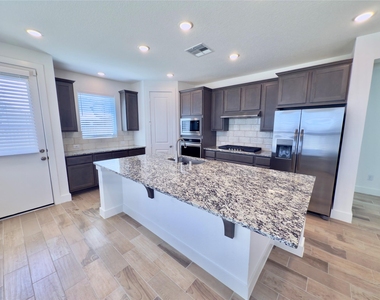 15206 Cortines Court - Photo Thumbnail 5