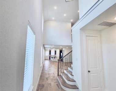 15206 Cortines Court - Photo Thumbnail 1