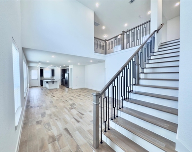 15206 Cortines Court - Photo Thumbnail 2