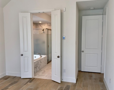 15206 Cortines Court - Photo Thumbnail 9