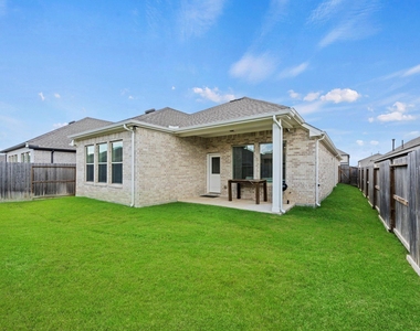 30319 Tall Fescue Drive - Photo Thumbnail 13