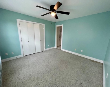 5901 Fairdale Lane - Photo Thumbnail 16