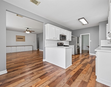232 Doncaster Street - Photo Thumbnail 16