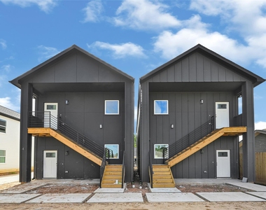 422 Clinton Park St Street - Photo Thumbnail 17