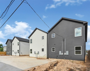 422 Clinton Park St Street - Photo Thumbnail 19