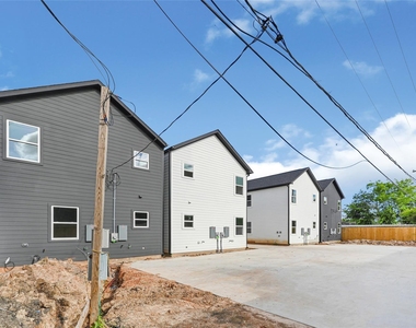 422 Clinton Park St Street - Photo Thumbnail 18