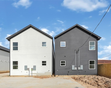 422 Clinton Park St Street - Photo Thumbnail 20