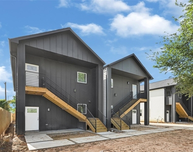 422 Clinton Park St Street - Photo Thumbnail 16