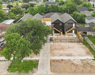 422 Clinton Park St Street - Photo Thumbnail 21