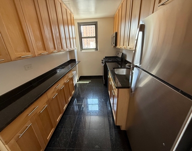 333 East 49th Street - Photo Thumbnail 4