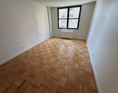 333 East 49th Street - Photo Thumbnail 5