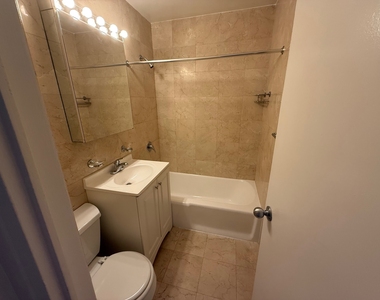 333 East 49th Street - Photo Thumbnail 7