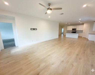 4946 Pine Haven Lane - Photo Thumbnail 6