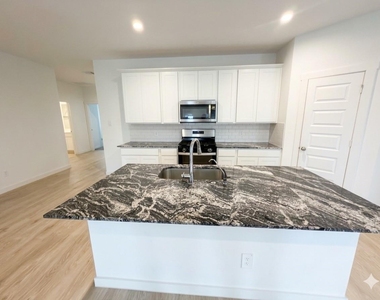 4946 Pine Haven Lane - Photo Thumbnail 9