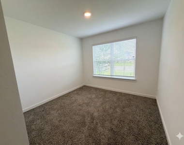 4946 Pine Haven Lane - Photo Thumbnail 11