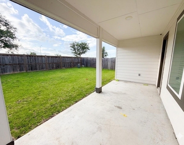 4946 Pine Haven Lane - Photo Thumbnail 18