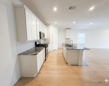 4946 Pine Haven Lane - Photo Thumbnail 10