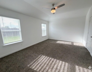 4946 Pine Haven Lane - Photo Thumbnail 13