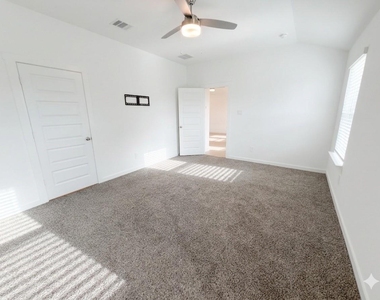 4946 Pine Haven Lane - Photo Thumbnail 14
