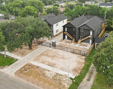 418 Clinton Park Street - Photo Thumbnail 23