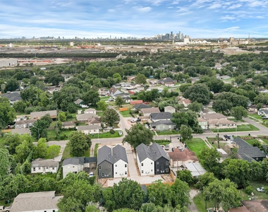 418 Clinton Park Street - Photo Thumbnail 27