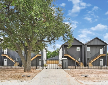 418 Clinton Park Street - Photo Thumbnail 22