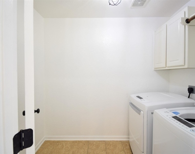 34 S Rambling Ridge Place - Photo Thumbnail 16