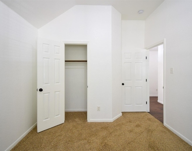 34 S Rambling Ridge Place - Photo Thumbnail 40