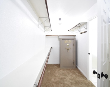 34 S Rambling Ridge Place - Photo Thumbnail 34
