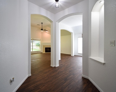 34 S Rambling Ridge Place - Photo Thumbnail 7