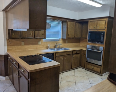 17526 Teal Forest Lane - Photo Thumbnail 7