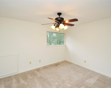 17526 Teal Forest Lane - Photo Thumbnail 11